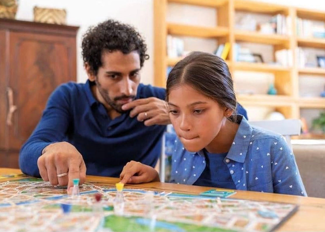 Ravensburger Scotland Yard Strategy Board Games for Families - Kids & Adults Age 8 Years Up - 2 to 6 Players - Christmas Gifts