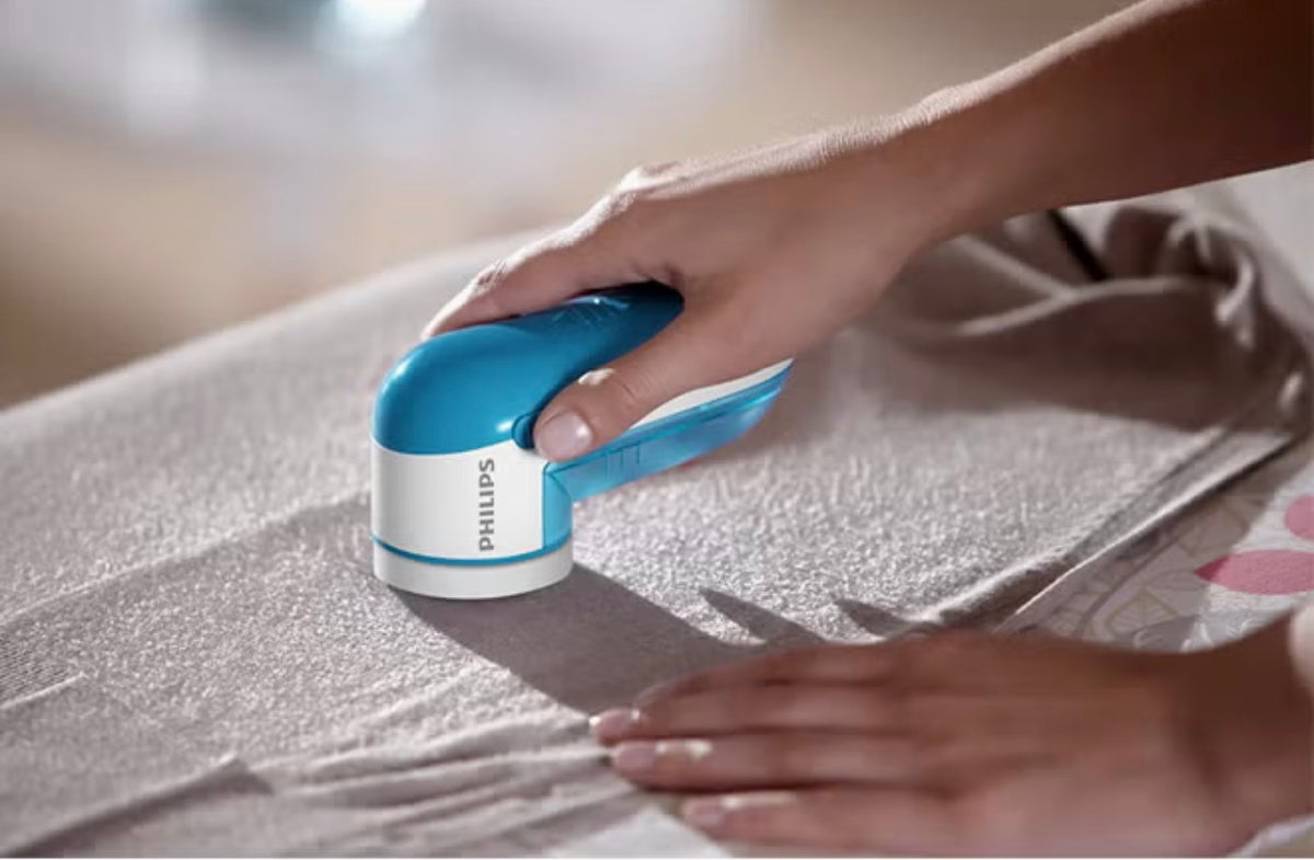 Philips GC026 Lint Pill Remover Battery Operated Fabric Shaver Remove Trimer