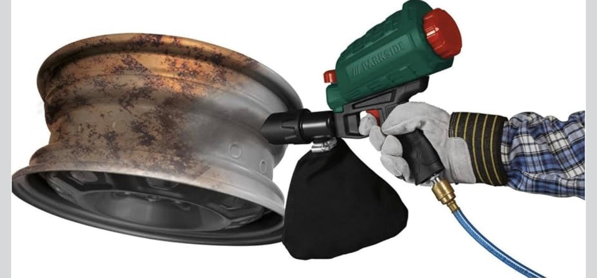 Brand: Kompernass Parkside
Pneumatic sandblasting gun for removing paint, varnish, rust and stubborn dirt. Large filler neck suitable for all common sand with a grain size of (40-60 grit)