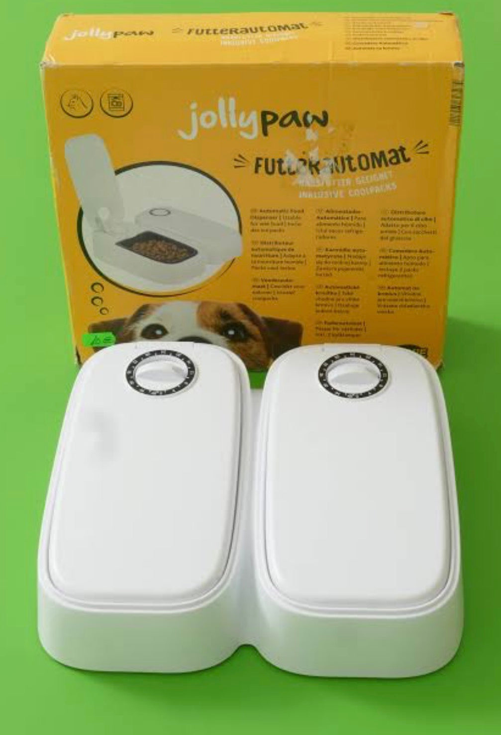 Automatic pet food dispenser for dogs and cats