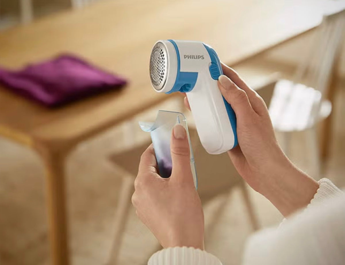 Philips GC026 Lint Pill Remover Battery Operated Fabric Shaver Remove Trimer