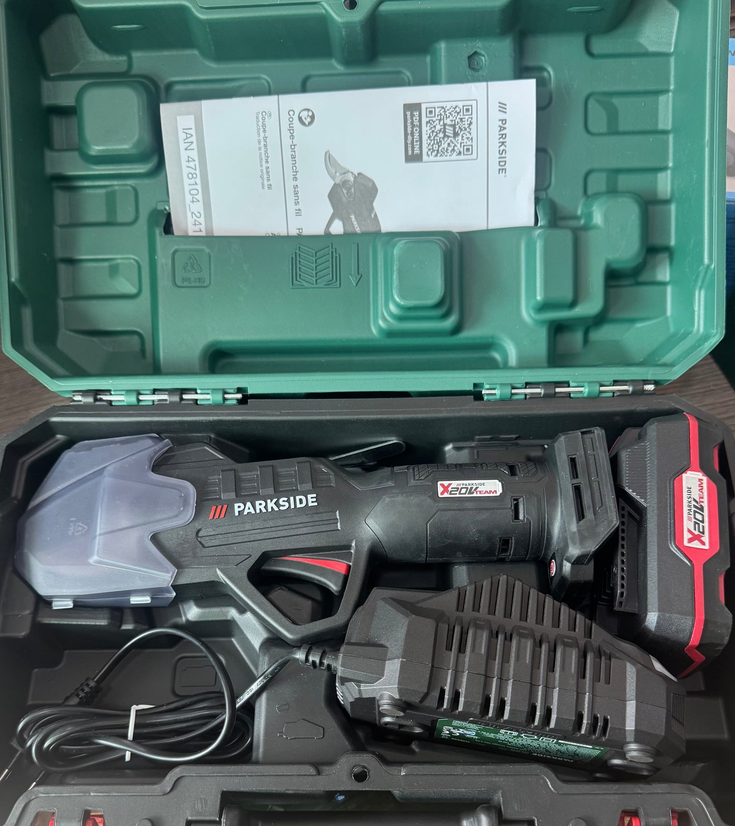 Parkside 20v cordless pruner/cutting capacity:max.28mm in softwood/max.15min in hardwood