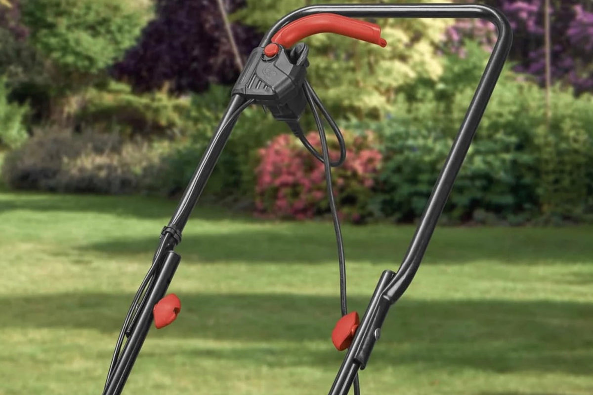 Brand: Kompernass Parkside
Parkside Electric Lawn Mower 1300 W Turbo Engine 30 Litre Collection Box 32 cm Cutting Width 3 Positions Cutting Height Adjustment