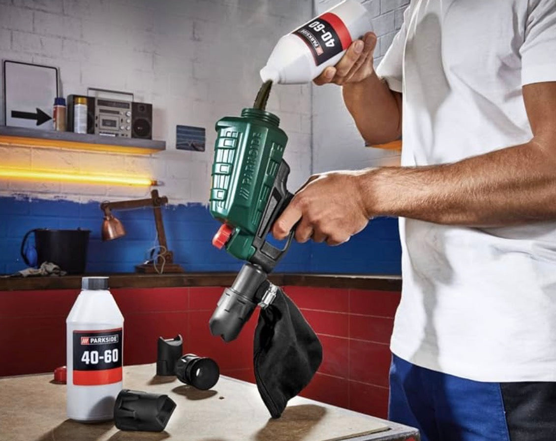 Brand: Kompernass Parkside
Pneumatic sandblasting gun for removing paint, varnish, rust and stubborn dirt. Large filler neck suitable for all common sand with a grain size of (40-60 grit)
