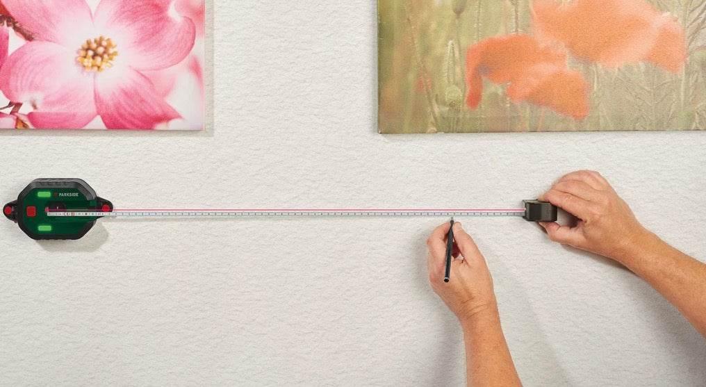 Parkside Laser-Wasserwaage mit Maßband — Laser Level with Built-In 1.5 m Tape